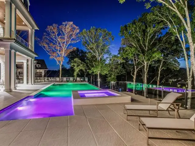 Infinity-edge pool built by Waterscapes Backyard Resorts in Middle Tennessee