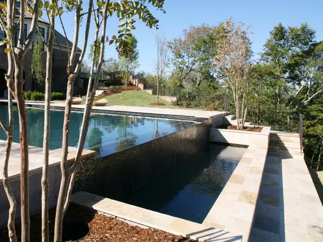 Infinity-edge pool built by Waterscapes Backyard Resorts in Middle Tennessee