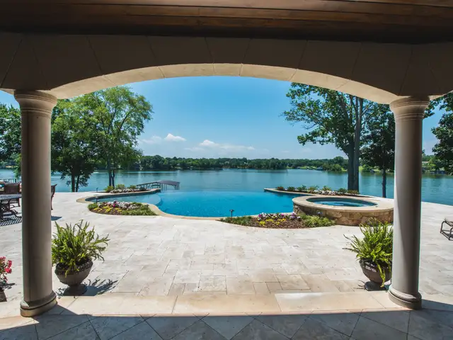 Infinity-edge pool built by Waterscapes Backyard Resorts in Middle Tennessee