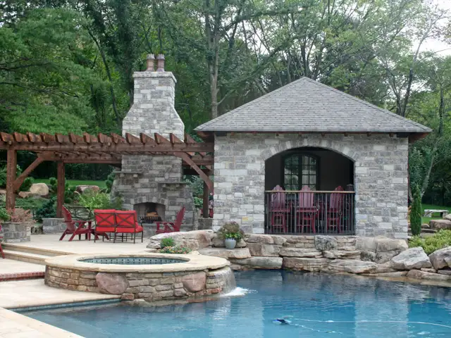 Custom spa built by Waterscapes Backyard Resorts in Middle Tennessee