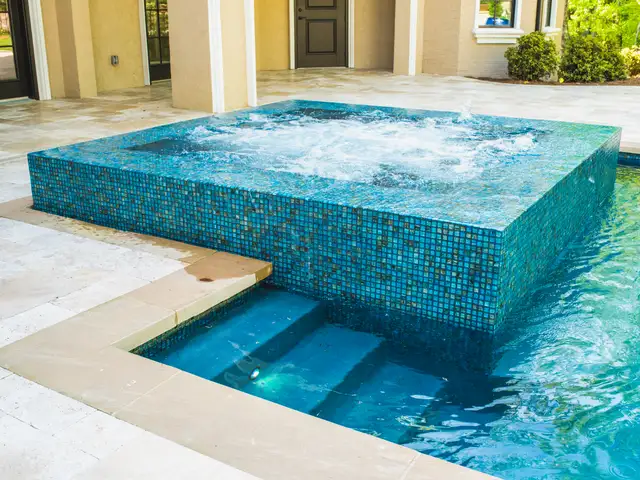 Custom spa built by Waterscapes Backyard Resorts in Middle Tennessee