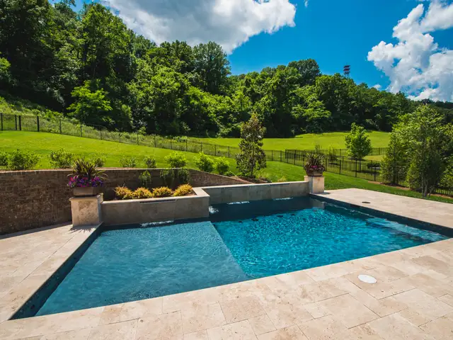 Traditional gunite pool built by Waterscapes Backyard Resorts in Middle Tennessee