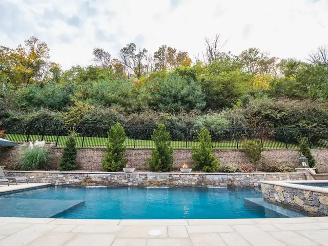 Traditional gunite pool built by Waterscapes Backyard Resorts in Middle Tennessee