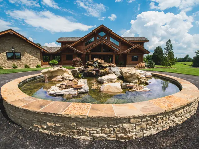 Water feature built by Waterscapes Backyard Resorts in Middle Tennessee