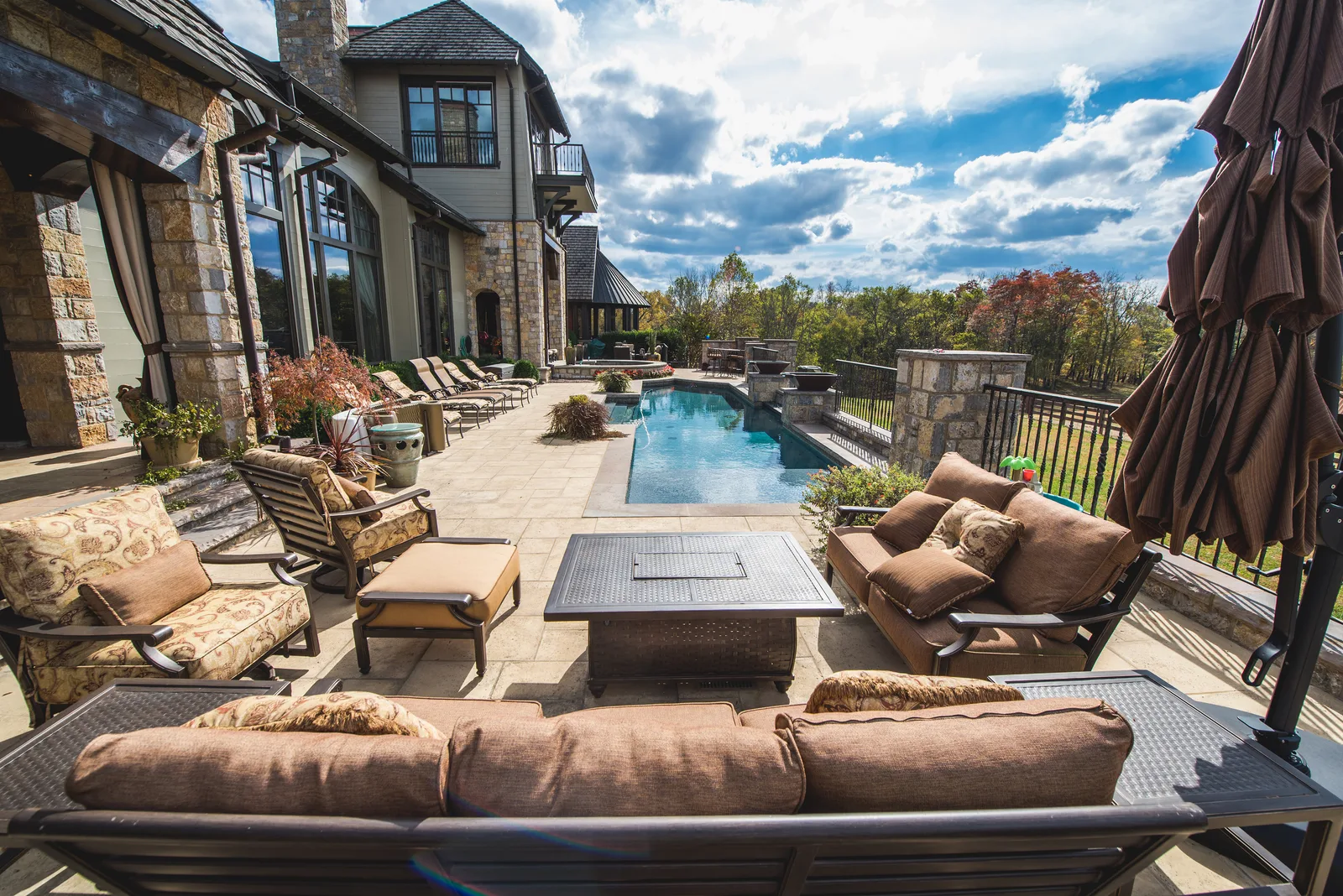 Custom pool with lake views in Hendersonville, Tennessee