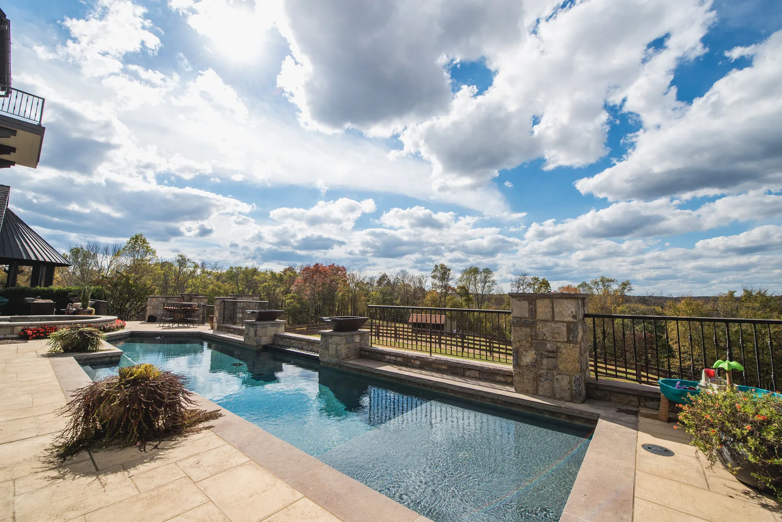 Custom gunite pool in a Nolensville, Tennessee backyard